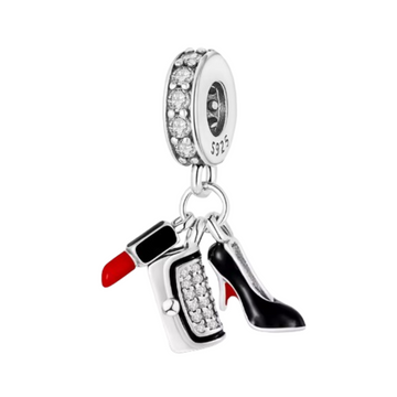 Charm labial tacon y cartera plateada