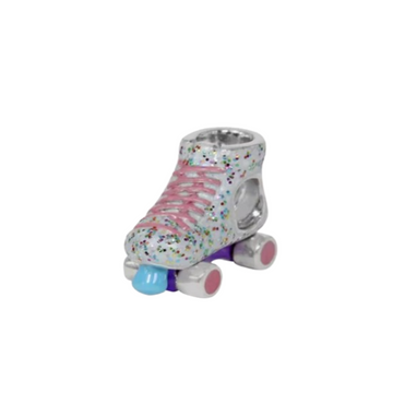 Charm Patines blancos brillosos