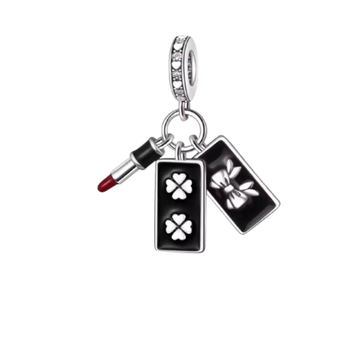 Charm Labial rojo y trébol