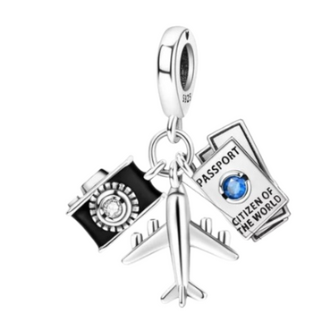 Charm Avion camara negra y pasaporte